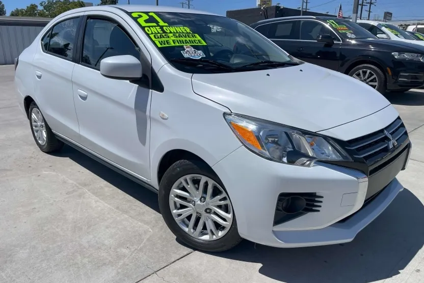 2021 Mitsubishi Mirage G4 LE photo 1