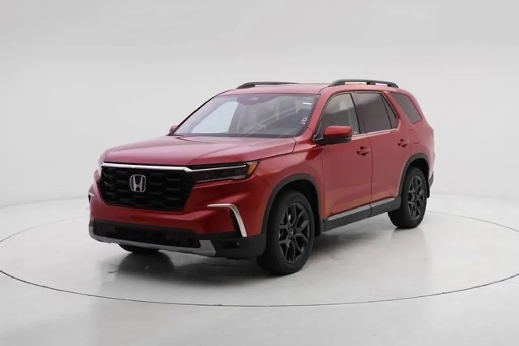2025 Honda Pilot Touring photo 1