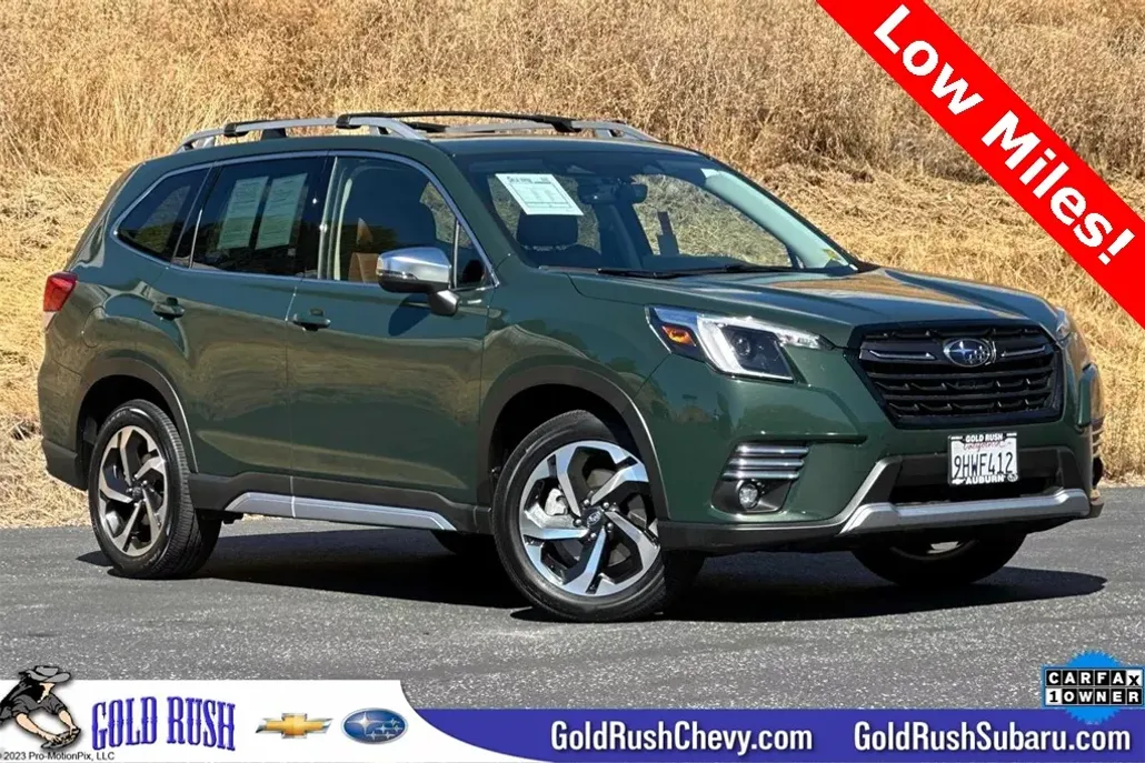 2023 Subaru Forester Touring photo 1