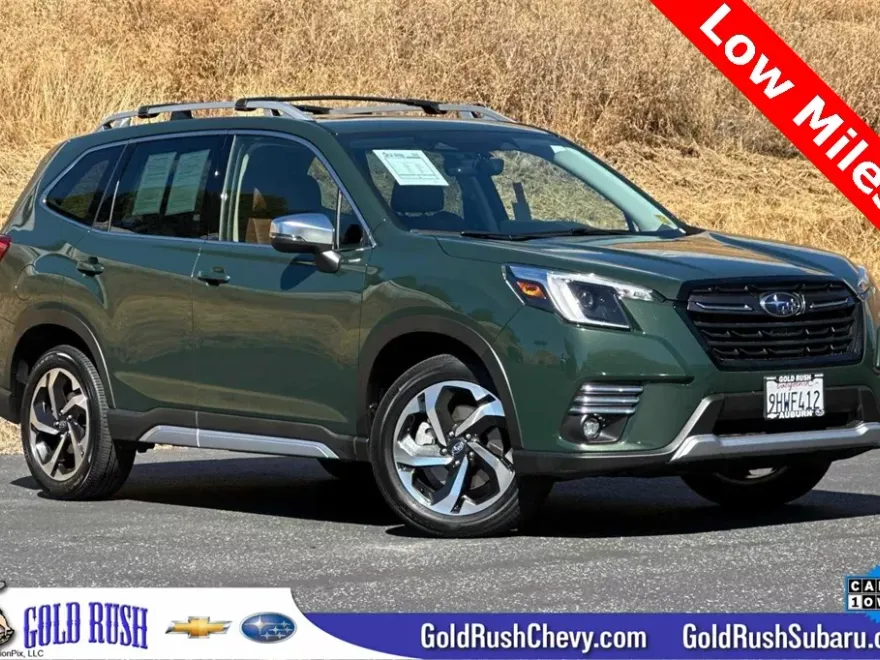 2023 Subaru Forester Touring photo 1
