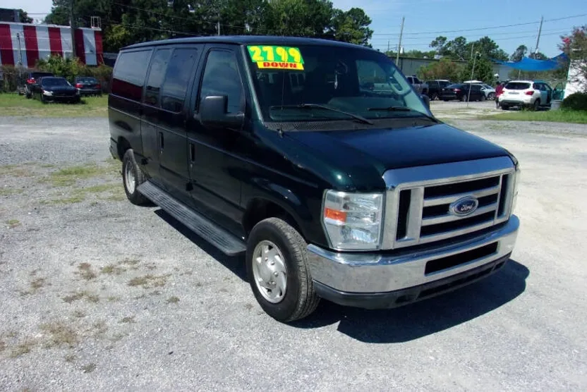 2014 Ford E-350 photo 1