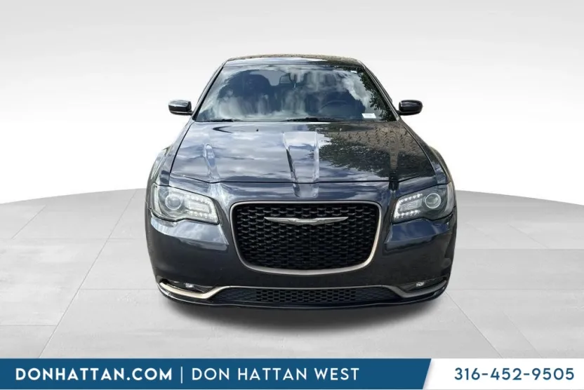 2019 Chrysler 300 S photo 1