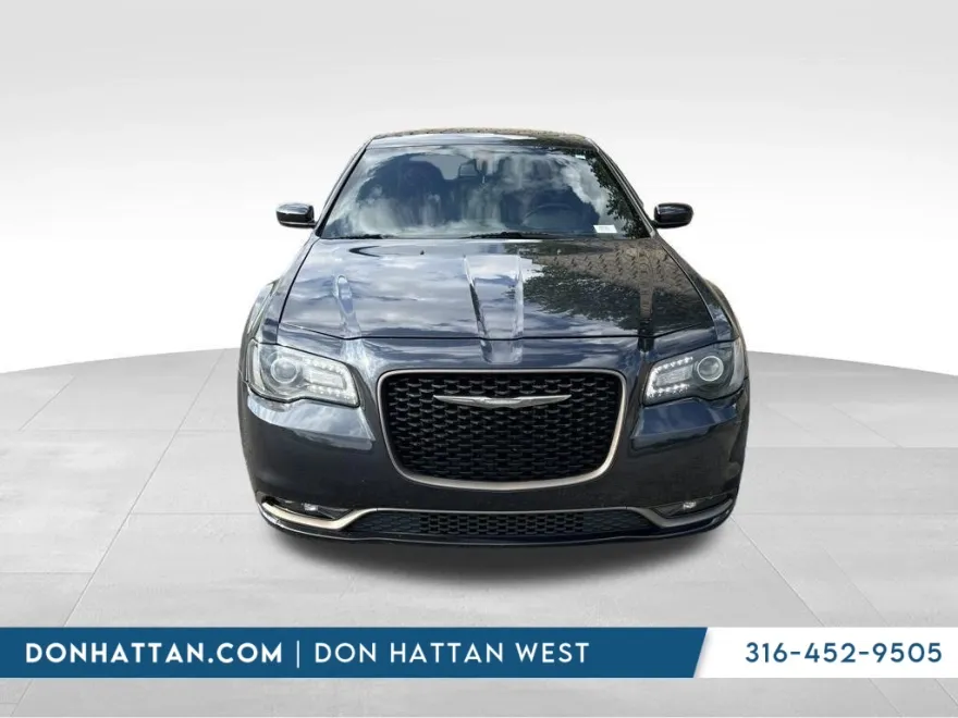 2019 Chrysler 300 S photo 1