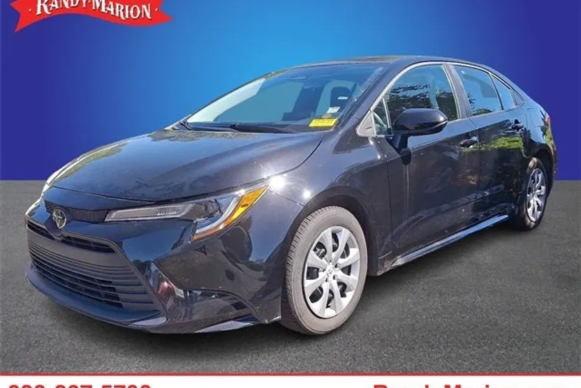 2024 Toyota Corolla LE photo 1