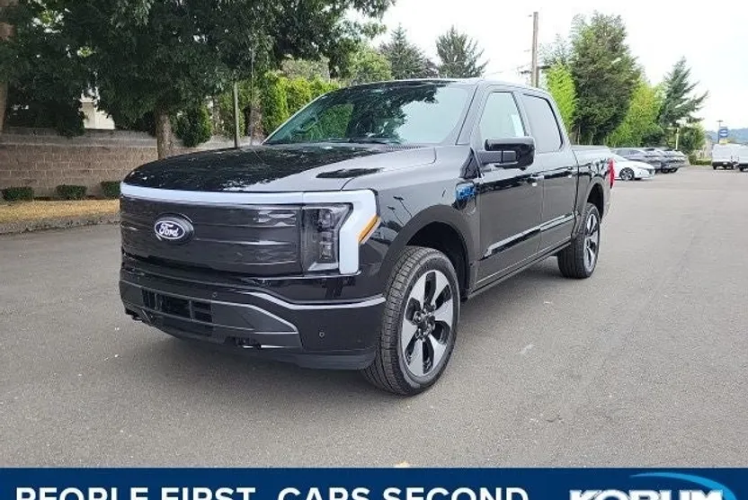 2025 Ford F-150 Platinum photo 1