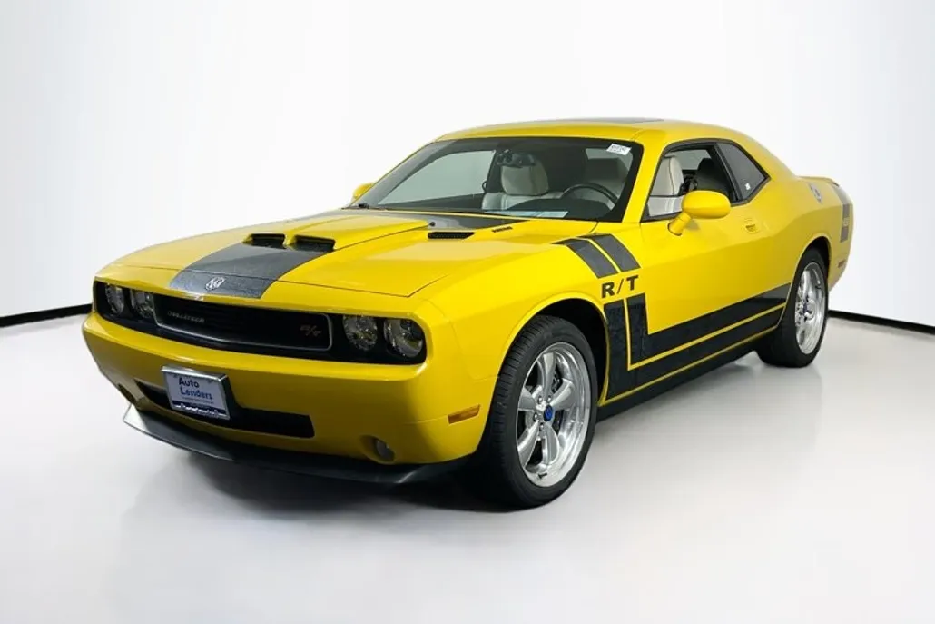 2010 Dodge Challenger R/T photo 1