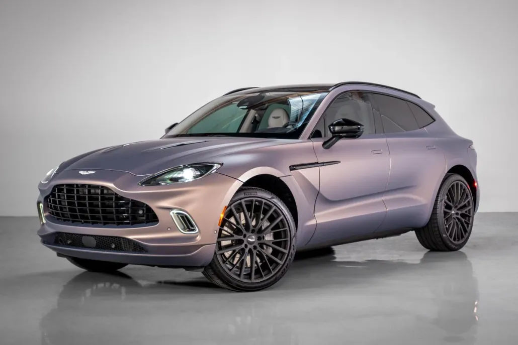 2023 Aston Martin DBX photo 1