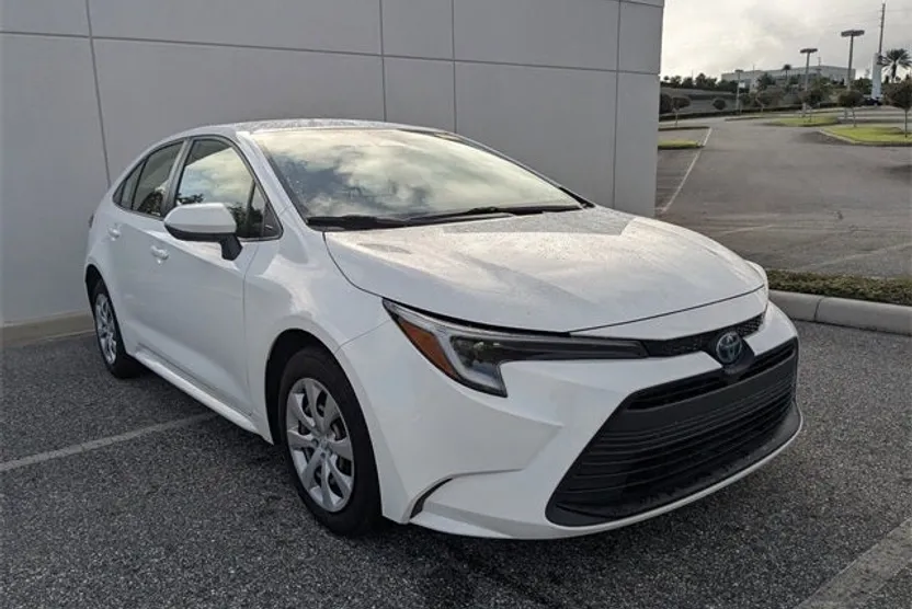 2023 Toyota Corolla Hybrid LE photo 1