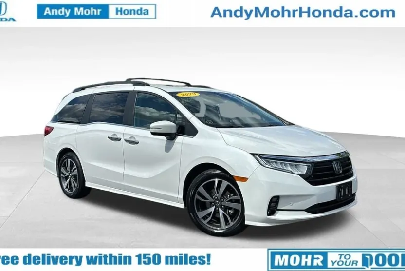 2023 Honda Odyssey Touring photo 1