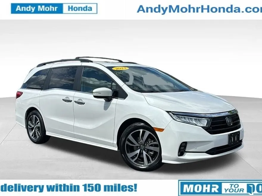 2023 Honda Odyssey Touring photo 1