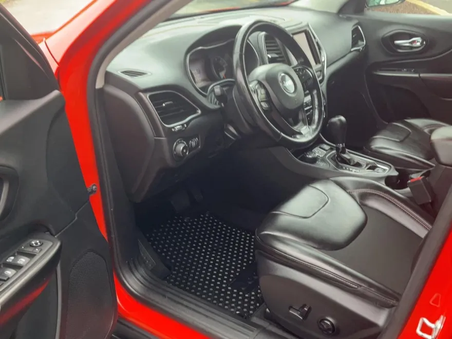 2021 Jeep Cherokee Trailhawk photo 1