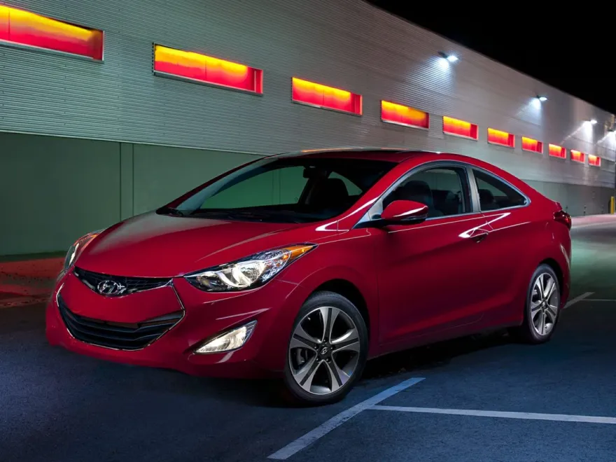 2013 Hyundai Elantra GS photo 1