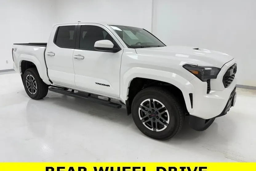 2024 Toyota Tacoma TRD Sport photo 1