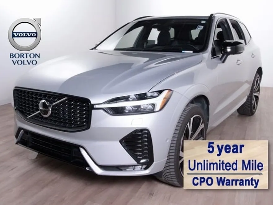 2022 Volvo XC60 R-Design photo 1