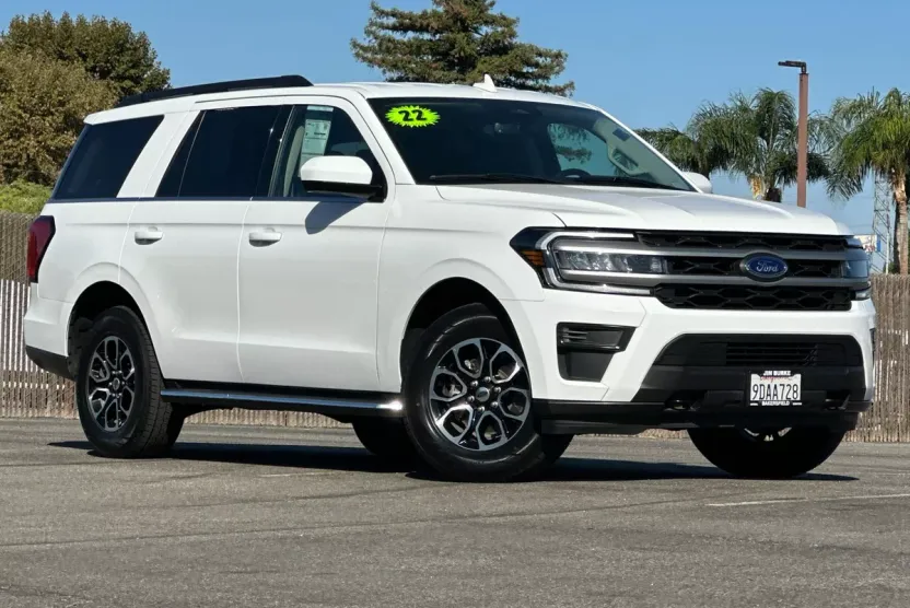 2022 Ford Expedition XLT photo 1