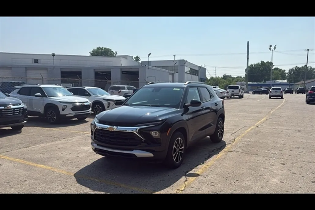 2026 Chevrolet Trailblazer LT photo 1