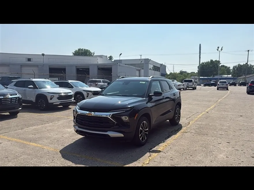 2026 Chevrolet Trailblazer LT photo 1