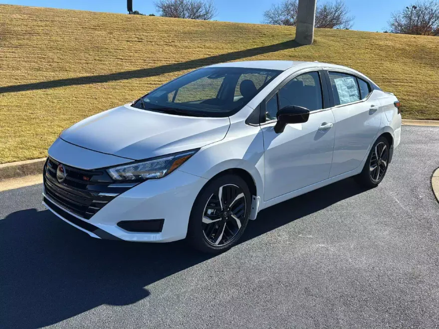 2025 Nissan Versa SR photo 1