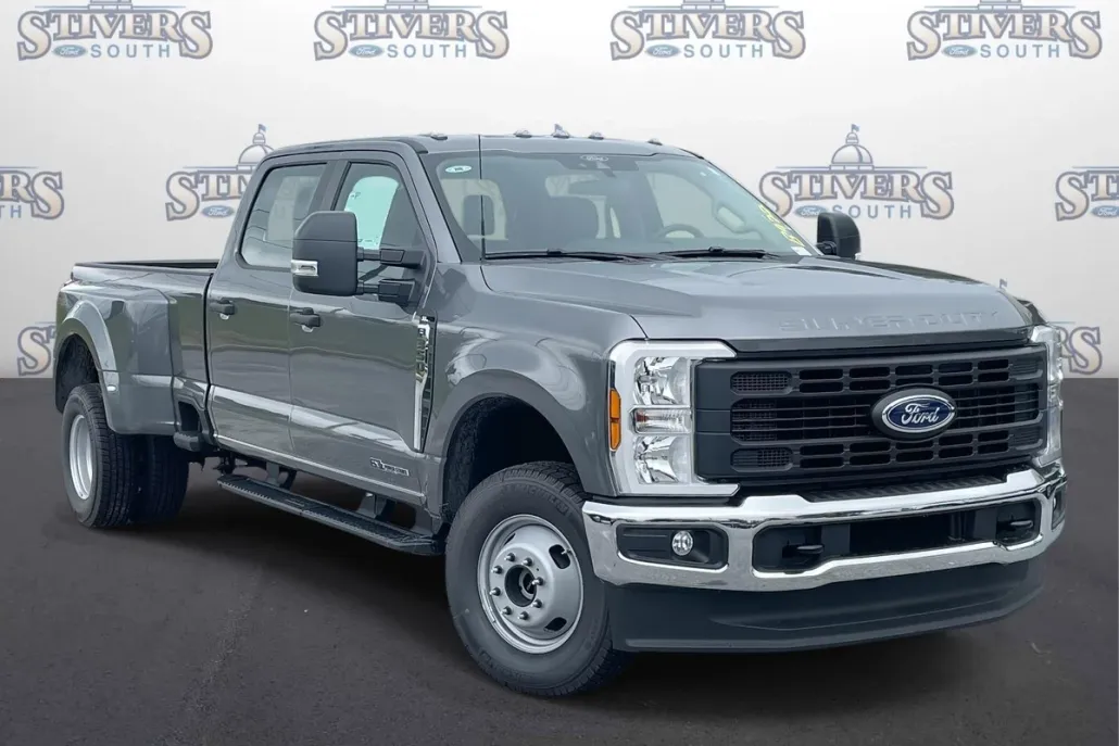 2025 Ford F-350 XL photo 1