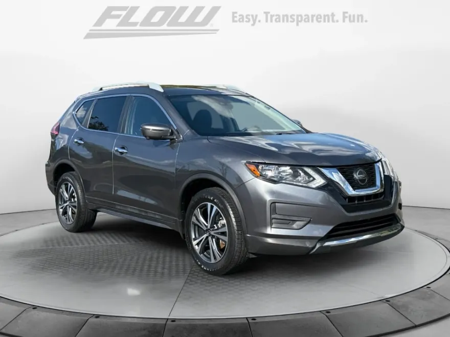 2019 Nissan Rogue SV photo 1