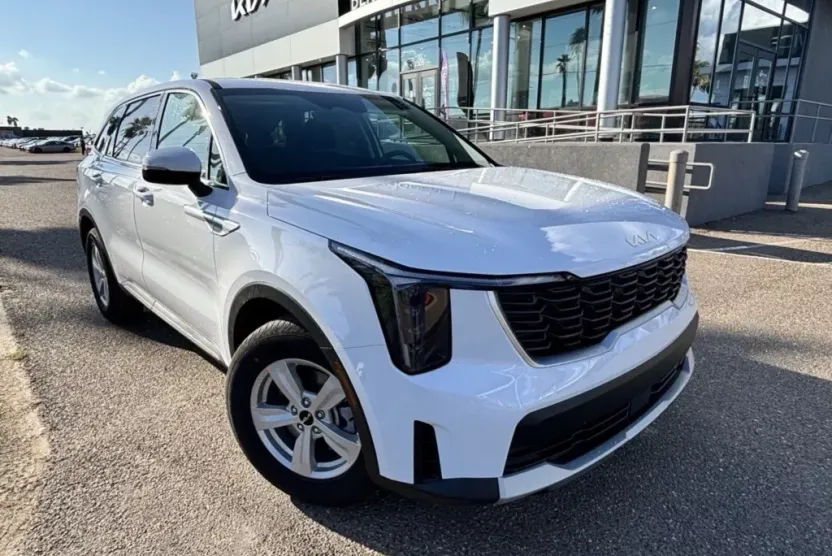 2026 Kia Sorento LX photo 1