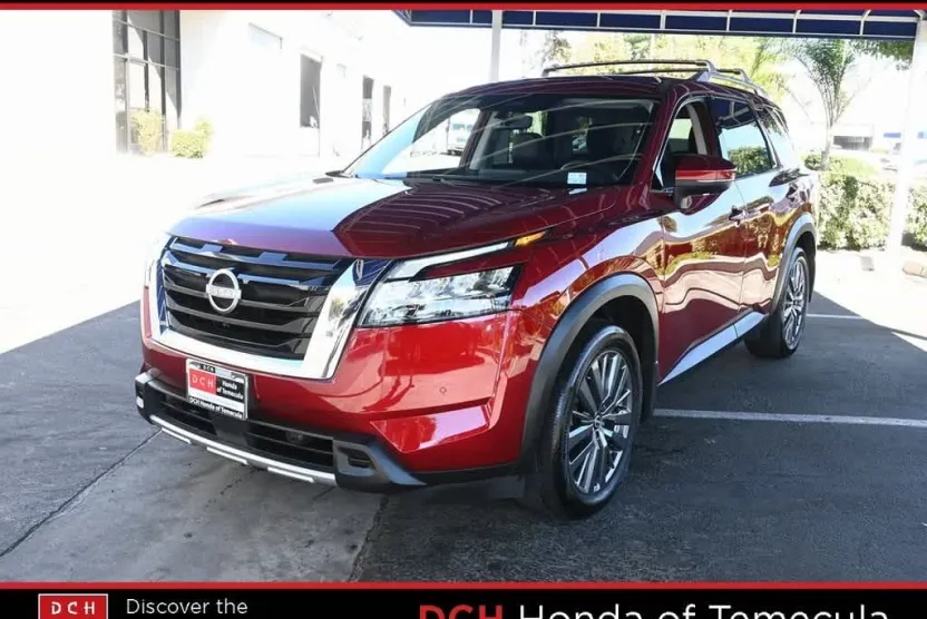 2024 Nissan Pathfinder SL photo 1
