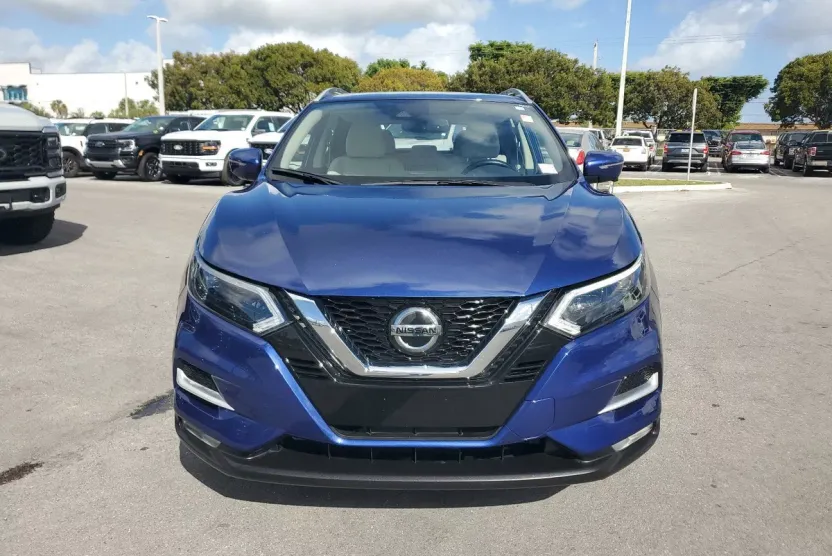 2021 Nissan Rogue Sport SL photo 1