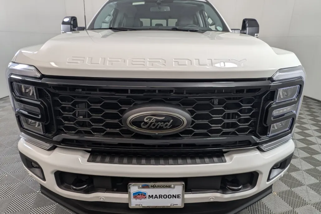 2025 Ford F-350 Lariat photo 1