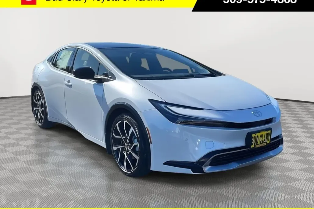 2026 Toyota Prius Plug-in Hybrid XSE photo 1