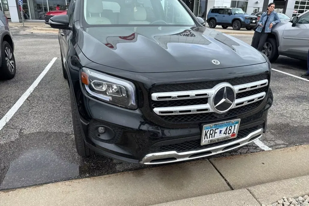 2023 Mercedes Benz GLB 250 4MATIC photo 1