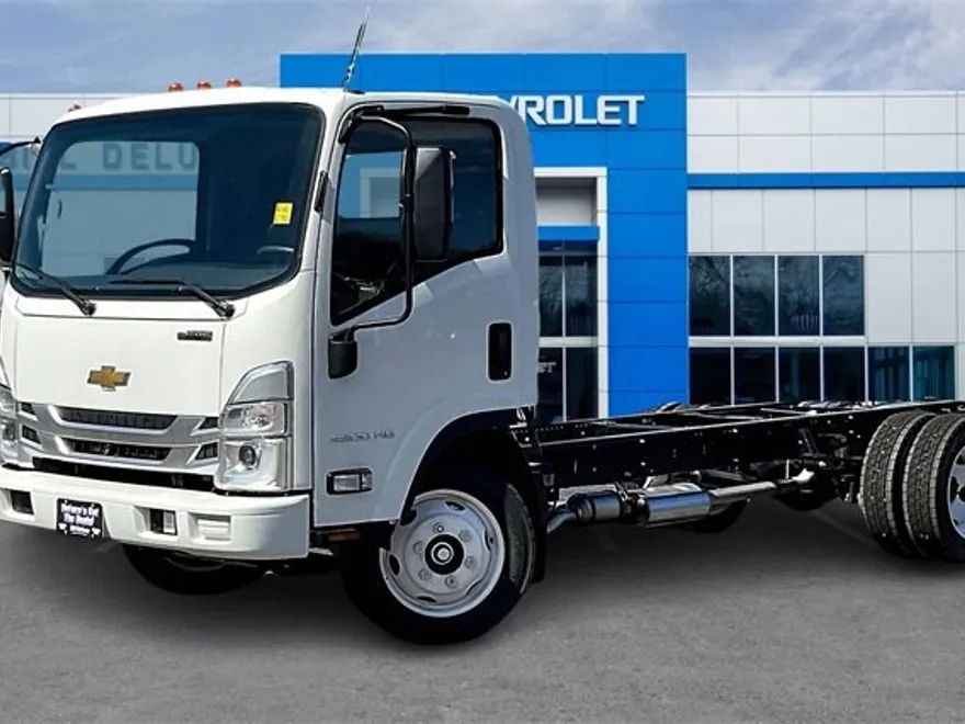 2024 Chevrolet Silverado 4500HD Base photo 1