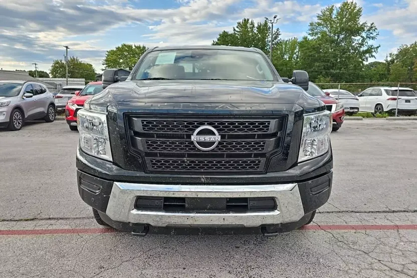 2024 Nissan Titan SV photo 1