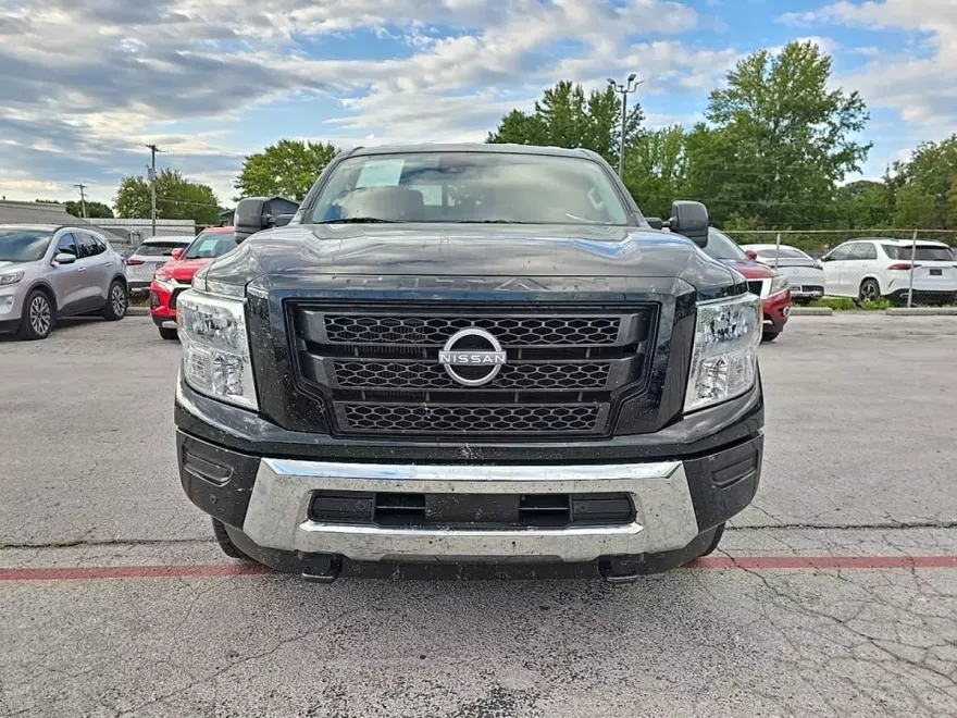 2024 Nissan Titan SV photo 1