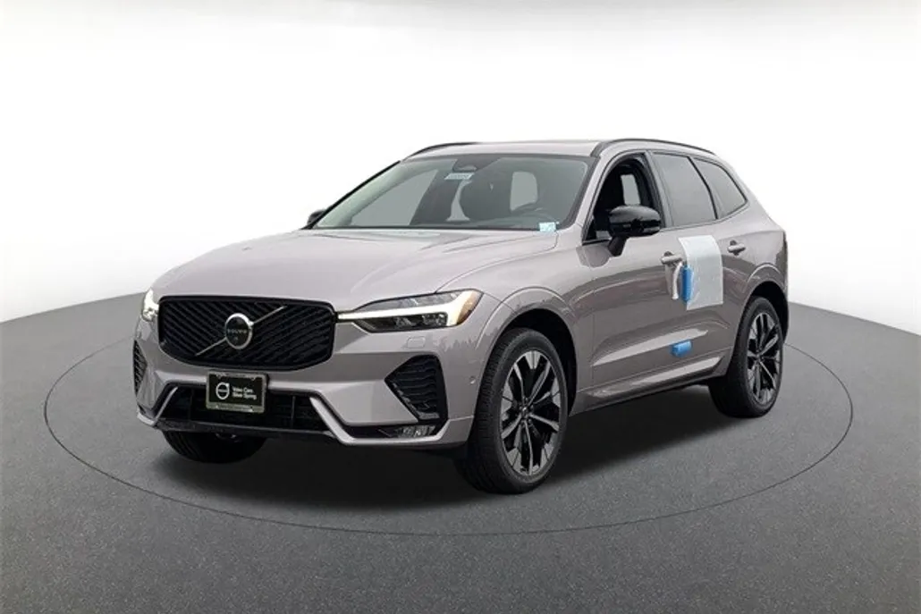 2026 Volvo XC60 B5 photo 1