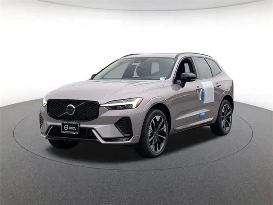 2026 Volvo XC60 B5 photo 1