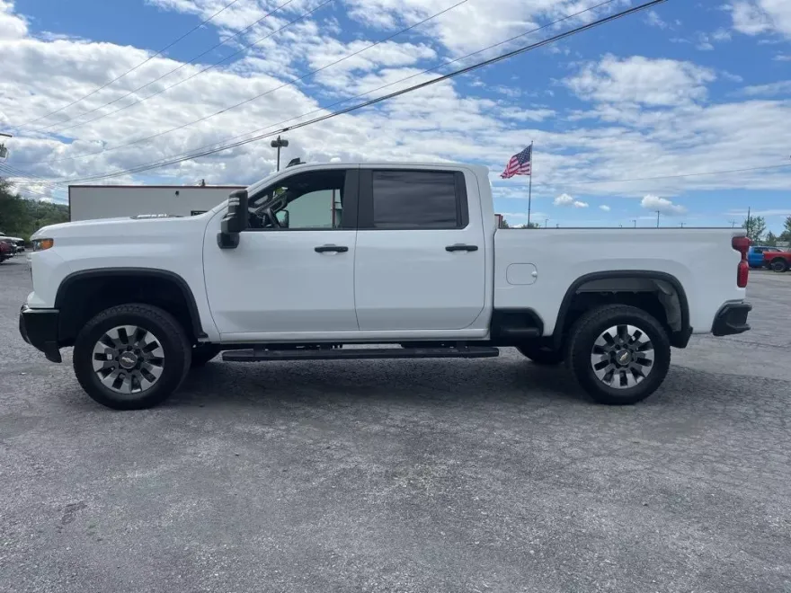 2024 Chevrolet Silverado 2500HD Custom photo 1