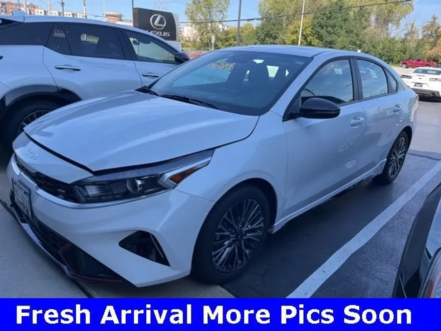 2024 Kia Forte GT-Line photo 1
