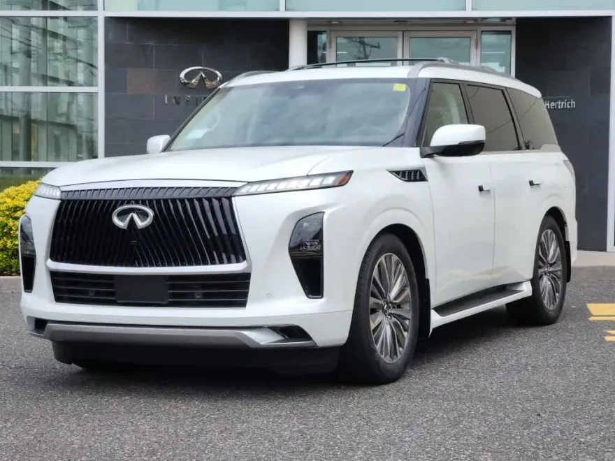 2025 Infiniti QX80 Luxe photo 1