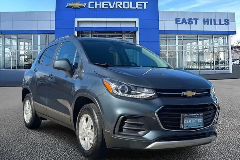2022 Chevrolet Trax LT photo 1