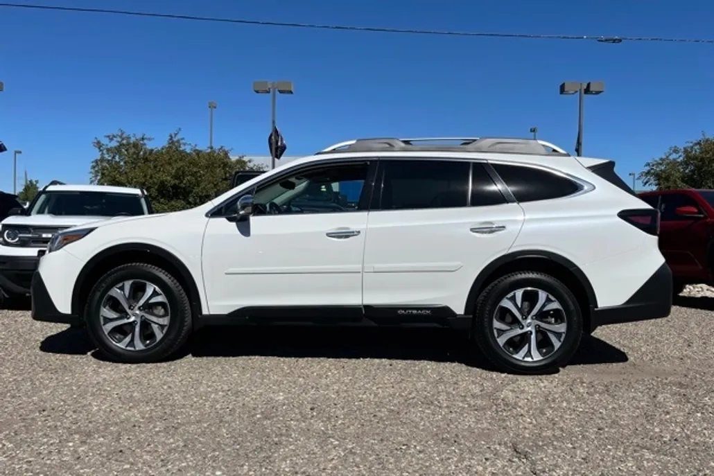 2021 Subaru Outback Touring XT photo 1