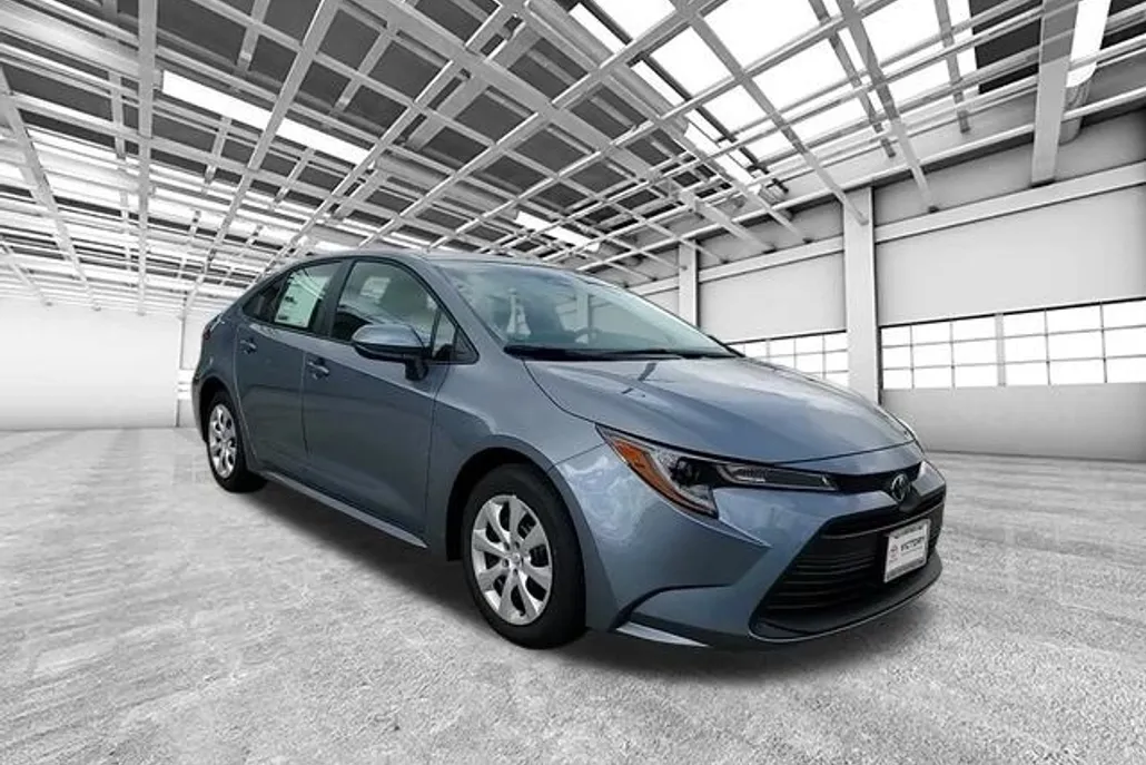 2026 Toyota Corolla LE photo 1