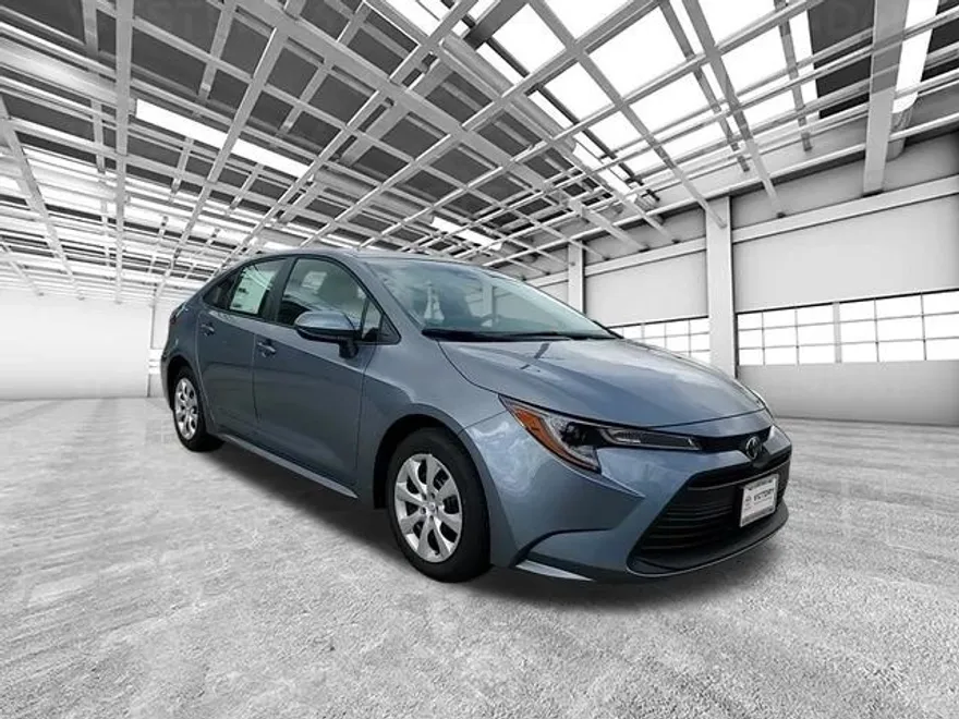 2026 Toyota Corolla LE photo 1