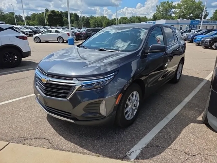 2022 Chevrolet Equinox LT photo 1