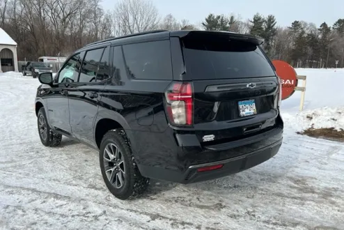 2021 Chevrolet Tahoe Z71 photo 2
