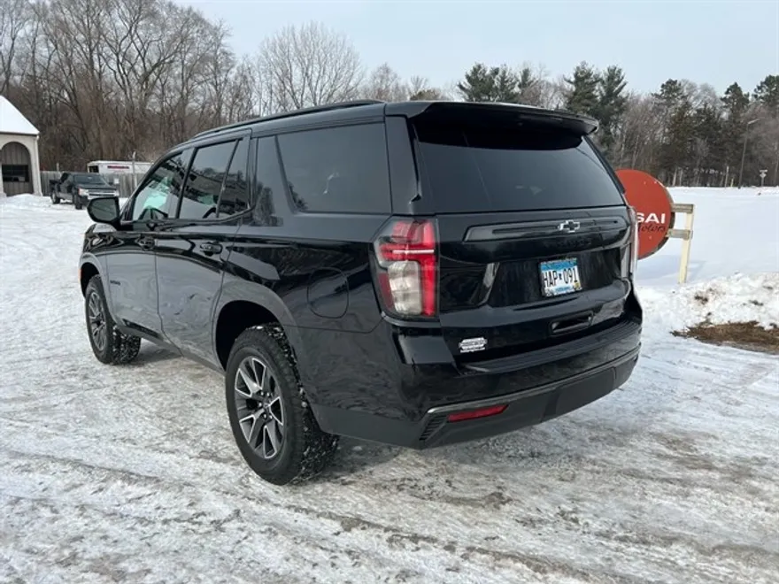 2021 Chevrolet Tahoe Z71 photo 2