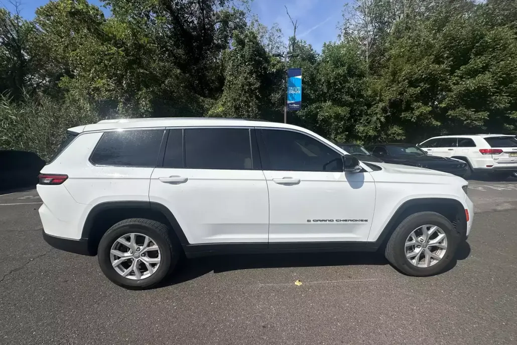 2022 Jeep Grand Cherokee Limited photo 1