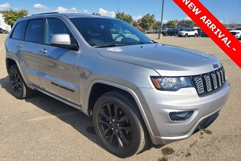 2019 Jeep Grand Cherokee Altitude photo 1