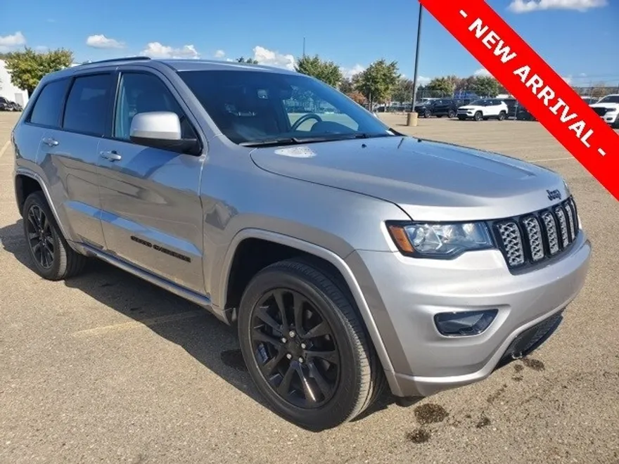 2019 Jeep Grand Cherokee Altitude photo 1