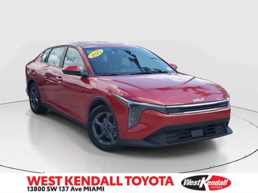 2025 Kia K4 LXS photo 1