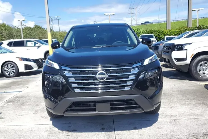 2026 Nissan Rogue SV photo 1